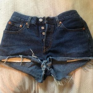 Levi’s 501 Cutoffs